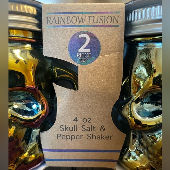 Skull 💀 Salt 🧂 and Pepper Shaker, 4 oz, 2 Piece Set, NIB - Picture 4 of 8